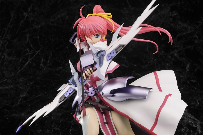 「魔法少女リリカルなのは The MOVIE 2nd A's」シグナム-Der Stolz sogar eines Ritters-のフィギュア画像