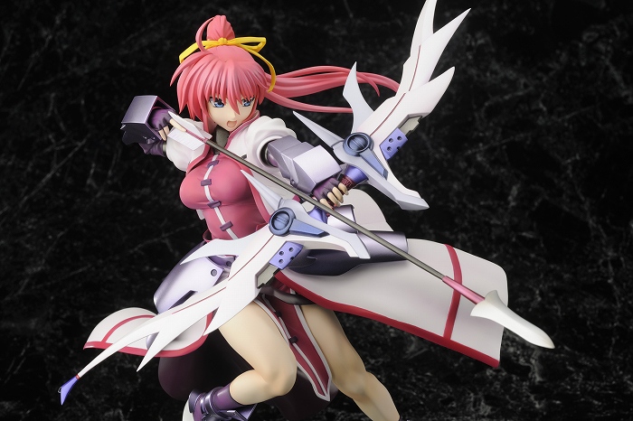 「魔法少女リリカルなのは The MOVIE 2nd A's」シグナム-Der Stolz sogar eines Ritters-のフィギュア画像