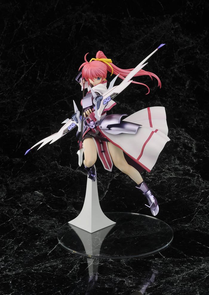 「魔法少女リリカルなのは The MOVIE 2nd A's」シグナム-Der Stolz sogar eines Ritters-のフィギュア画像