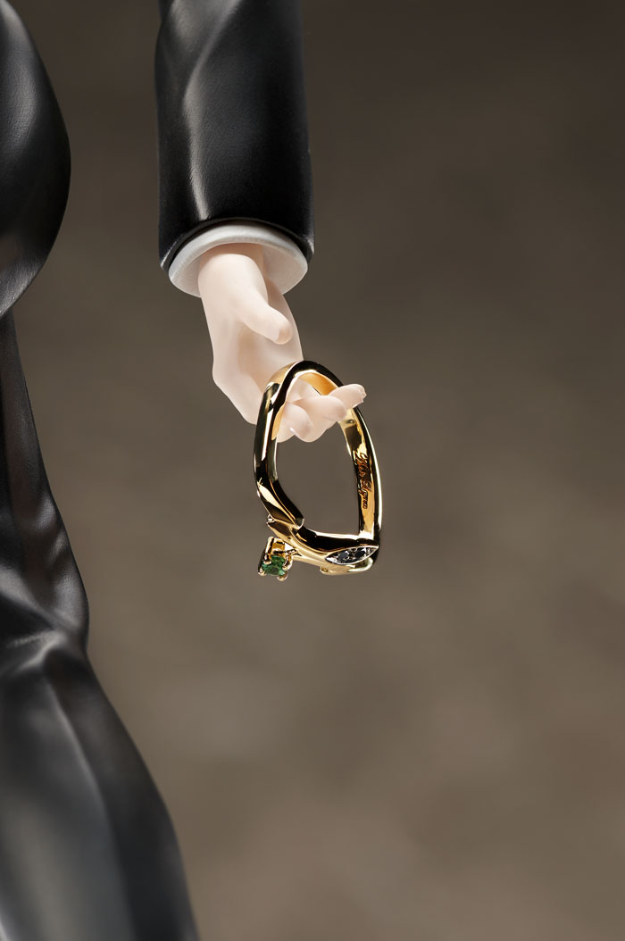 「Statue and ring style アッシュ・リンクス【gold ring～Only one rose～】」と一緒に飾ることができます。※リングは付属致しません。