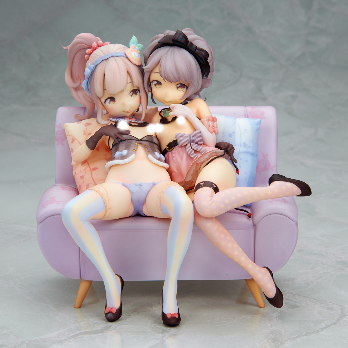 「りぃな＆さぁや」のフィギュア画像