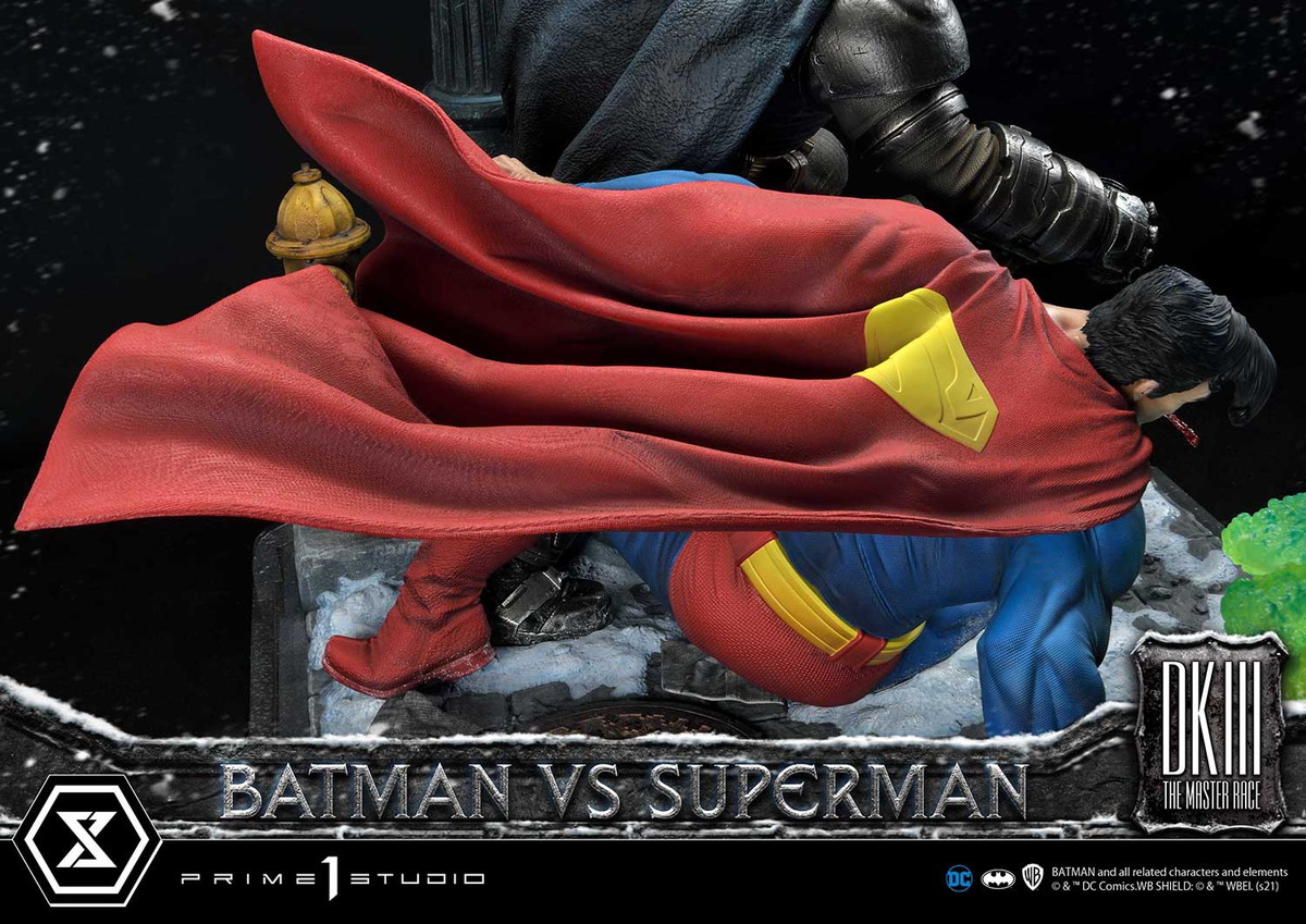 「アルティメットジオラママスターライン バットマン：ダークナイト ・リターンズ バットマンVSスーパーマン」のフィギュア画像