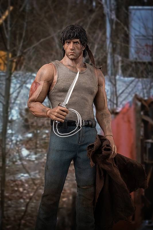 「Rambo: First Blood – 1/6 John Rambo(ランボー - 1/6 ジョン・ランボー)」のフィギュア画像