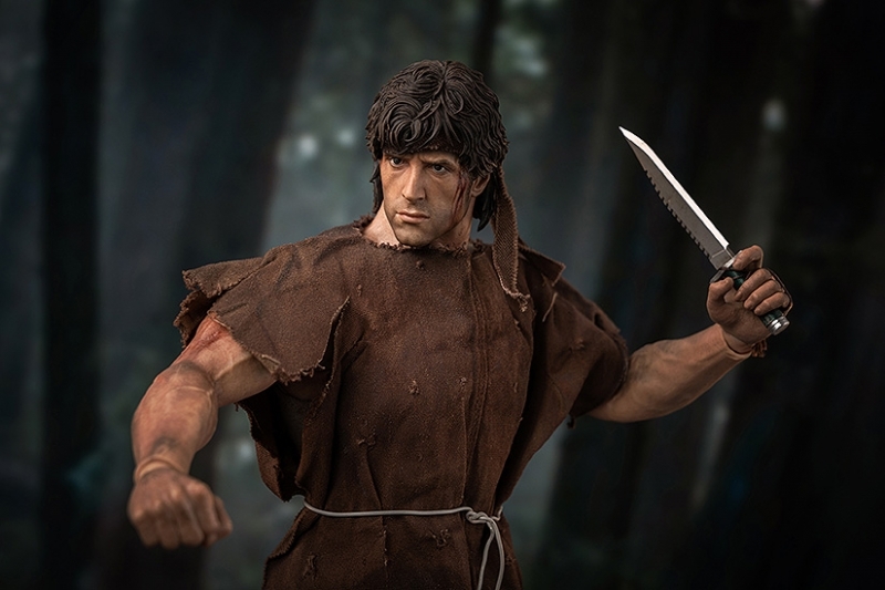「Rambo: First Blood – 1/6 John Rambo（ランボー - 1/6 ジョン・ランボー）」のフィギュア画像