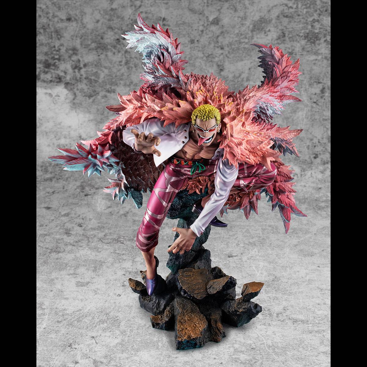 「Portrait.Of.Piratesワンピース “SA-MAXIMUM” “天夜叉”ドンキホーテ・ドフラミンゴ」のフィギュア画像