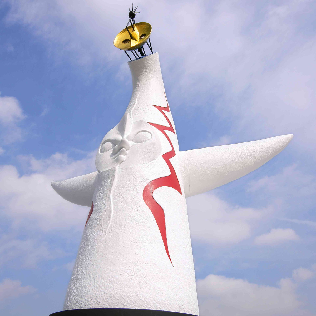 「1/144スケール 太陽の塔 ソフトビニール製塗装済完成モデル 2023」のフィギュア画像