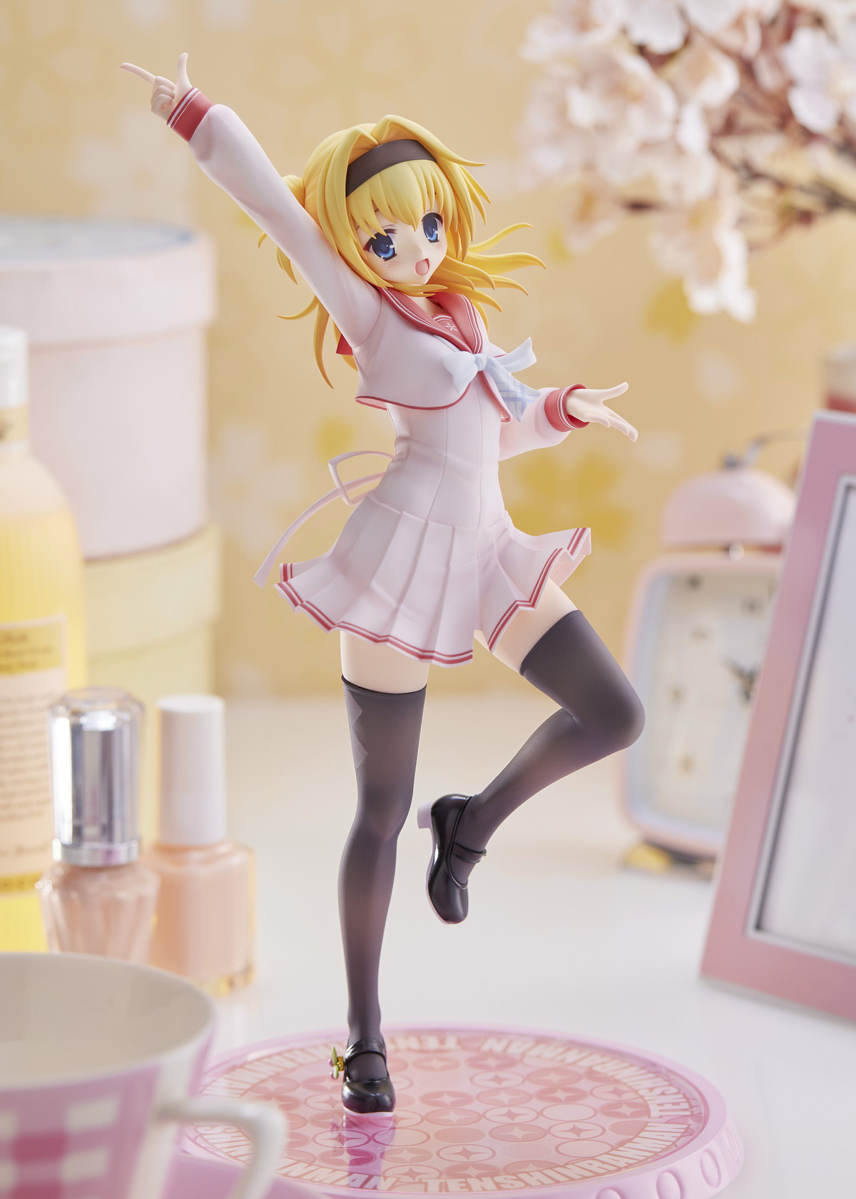 天神乱漫 LUCKY or UNLUCKY!?『“荒ぶる天神乱漫のポーズ”の「千歳 佐奈」』のフィギュア画像