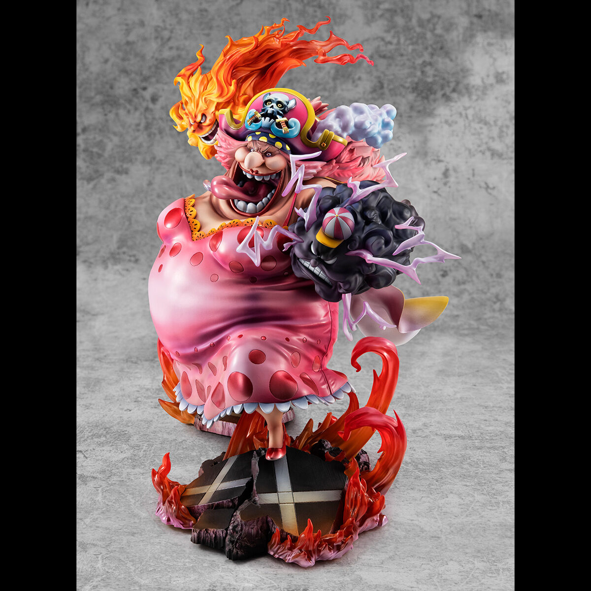 ONE PIECE「Portrait.Of.Pirates ワンピース “SA-MAXIMUM” 大海賊“ビッグ・マム” シャーロット・リンリン」のフィギュア画像