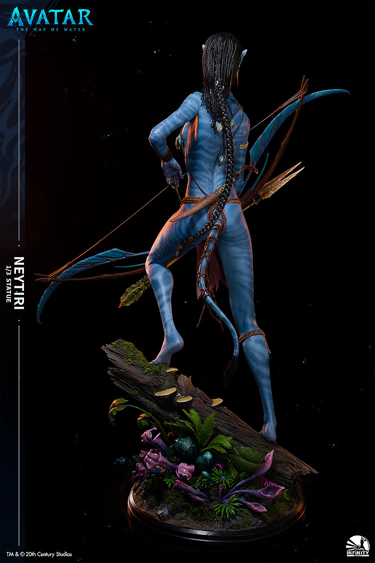 『「Avatar: The way of water」Neytiri 1/3全身像』のフィギュア画像