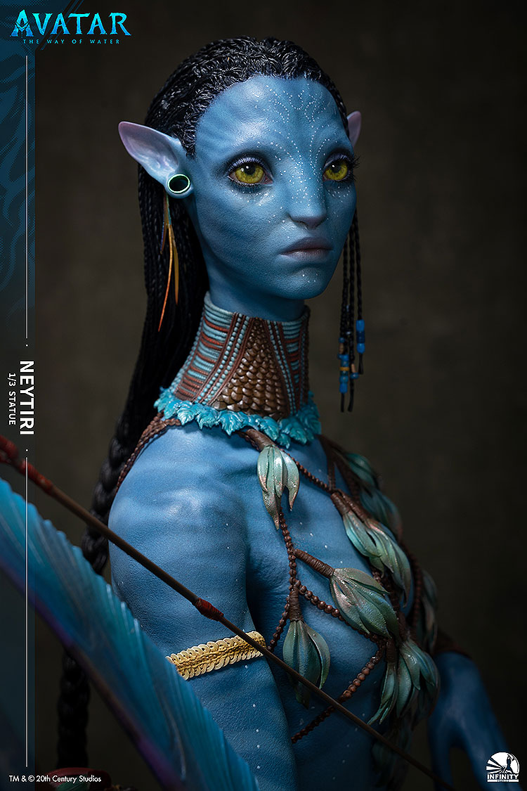 『「Avatar: The way of water」Neytiri 1/3全身像』のフィギュア画像