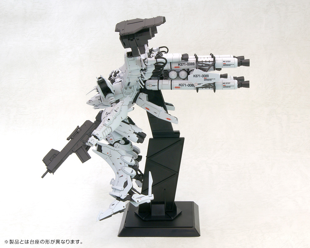 ARMORED CORE「ラインアーク ホワイト・グリント＆V.O.Bセット」のフィギュア画像