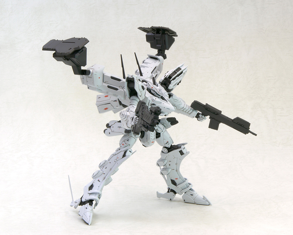 ARMORED CORE「ラインアーク ホワイト・グリント＆V.O.Bセット」のフィギュア画像