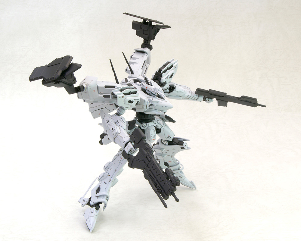 ARMORED CORE「ラインアーク ホワイト・グリント＆V.O.Bセット」のフィギュア画像