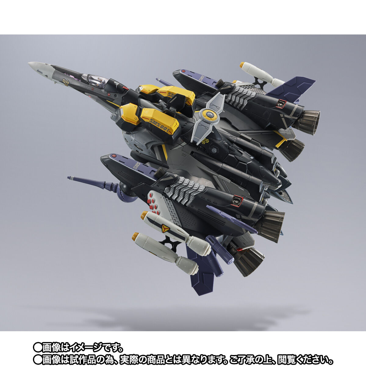 マクロスF「DX超合金 VF-25S アーマードメサイアバルキリー （オズマ・リー機）リバイバルVer.」のフィギュア画像