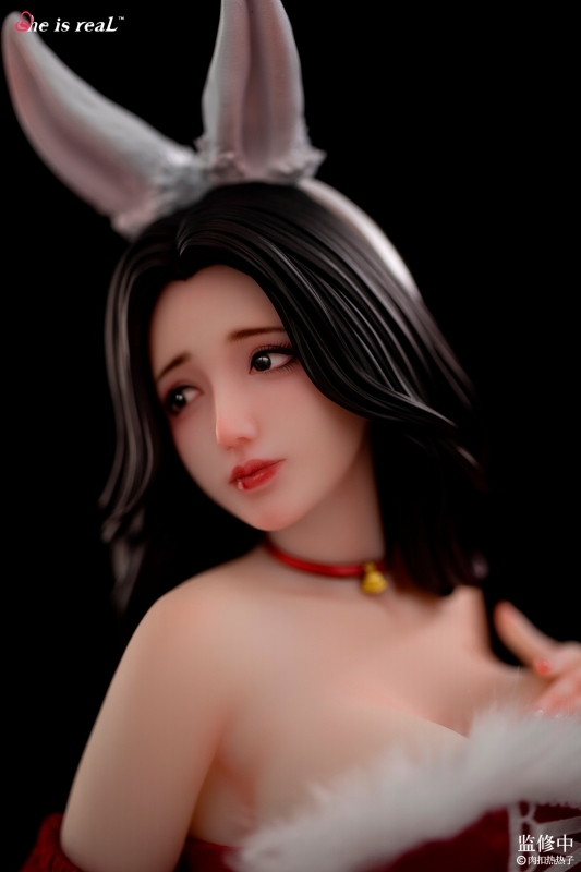 「She is real 肉扣熱熱子」のフィギュア画像