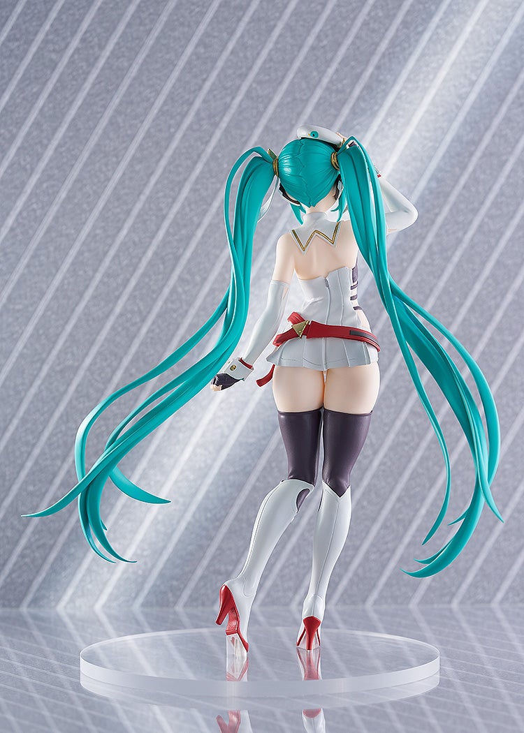 初音ミク GTプロジェクト「POP UP PARADE レーシングミク 2023Ver.」のフィギュア画像