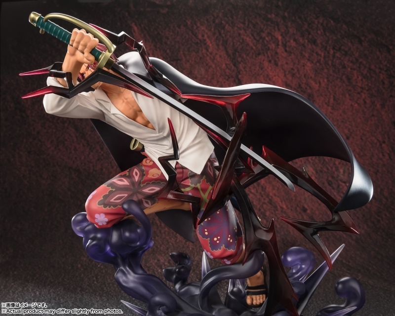 ONE PIECE「フィギュアーツZERO ［超激戦］シャンクス-神避-」のフィギュア画像