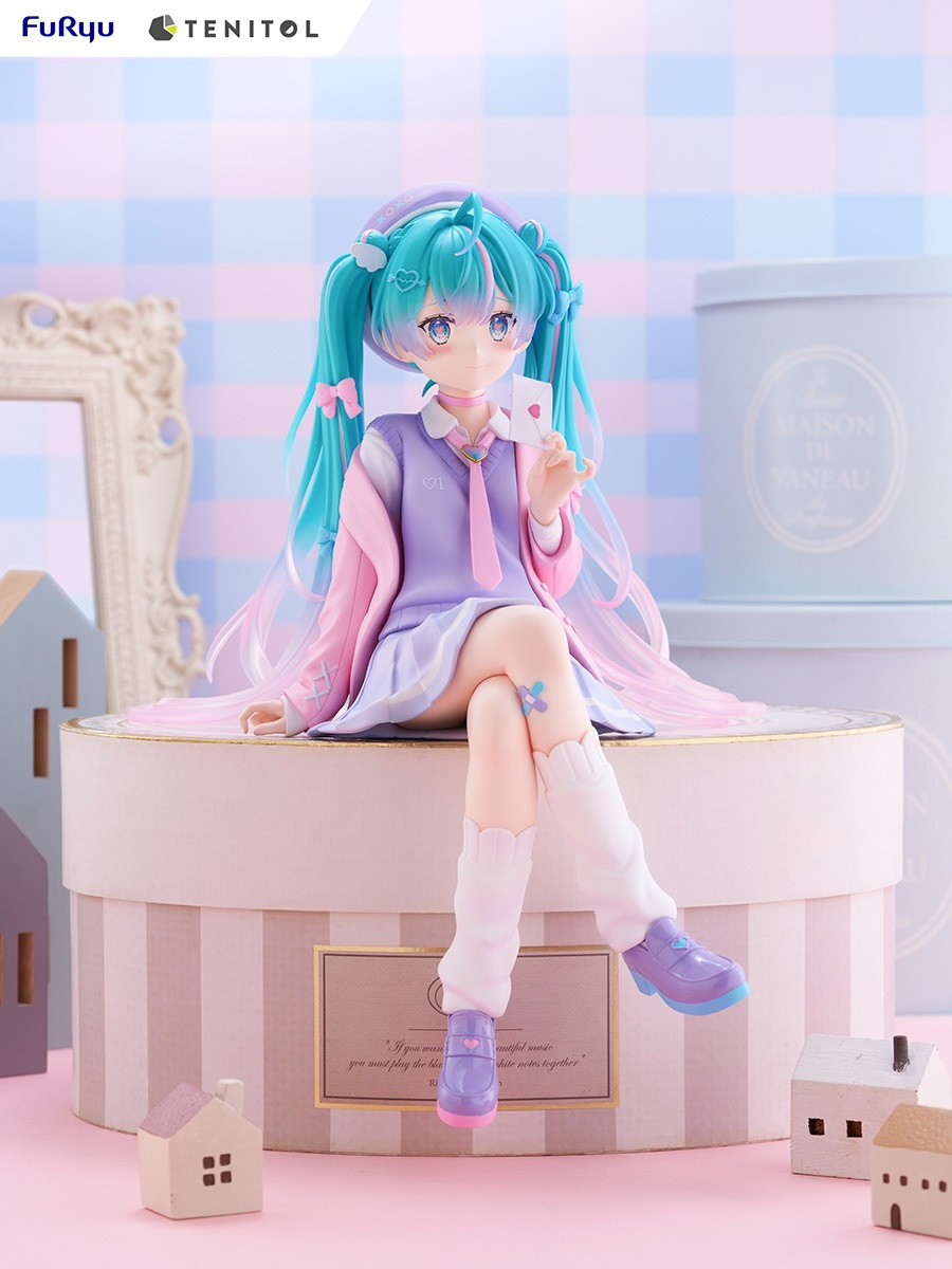 初音ミク「TENITOL BIGぬーどるストッパーフィギュア 初音ミク 恋するブレザーver.」のフィギュア画像