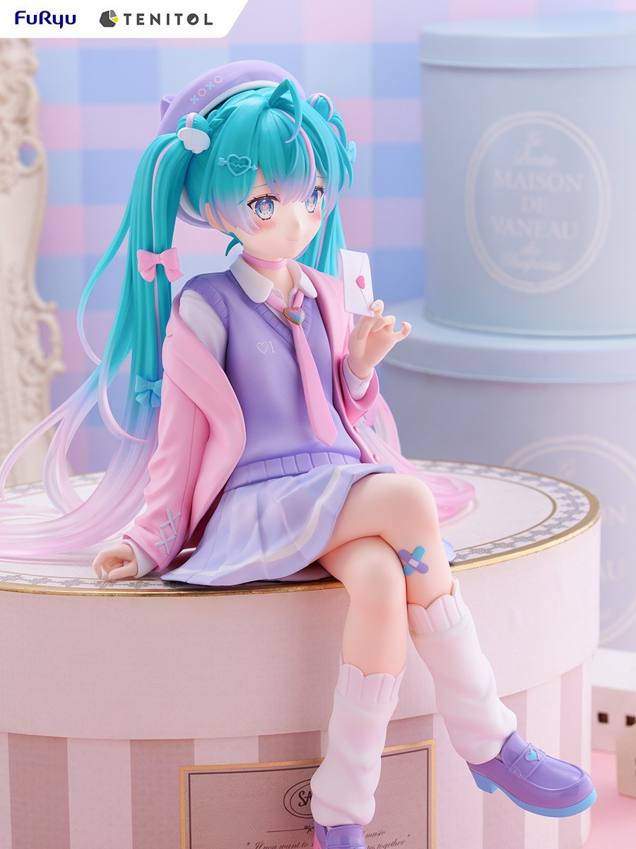 初音ミク「TENITOL BIGぬーどるストッパーフィギュア 初音ミク 恋するブレザーver.」のフィギュア画像