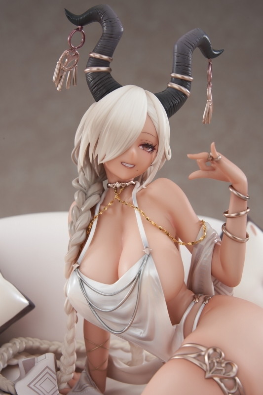 アズールレーン「尾張 波閃かすサマーサンVer.」のフィギュア画像