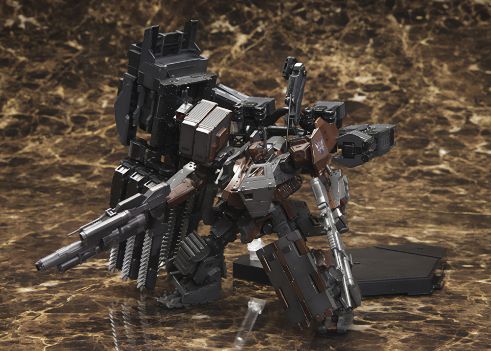 アーマード・コアV「UCR-10/A ヴェンジェンス」のフィギュア画像