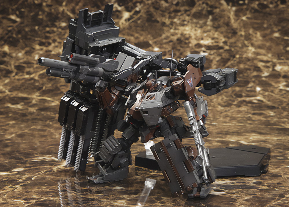 アーマード・コアV「UCR-10/A ヴェンジェンス」のフィギュア画像