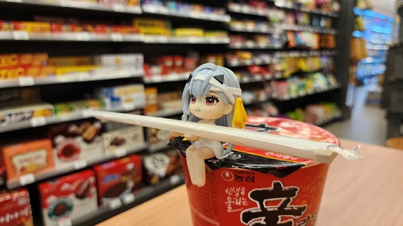 勝利の女神：NIKKE「カップ麺ホルダー・モダニア」のフィギュア画像