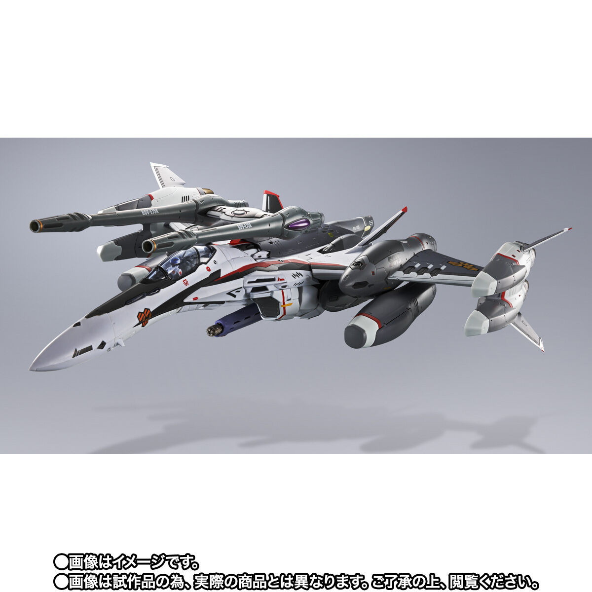 劇場版マクロスF イツワリノウタヒメ「DX超合金 VF-25F トルネードメサイアバルキリー （早乙女アルト機） リバイバルVer.」のフィギュア画像