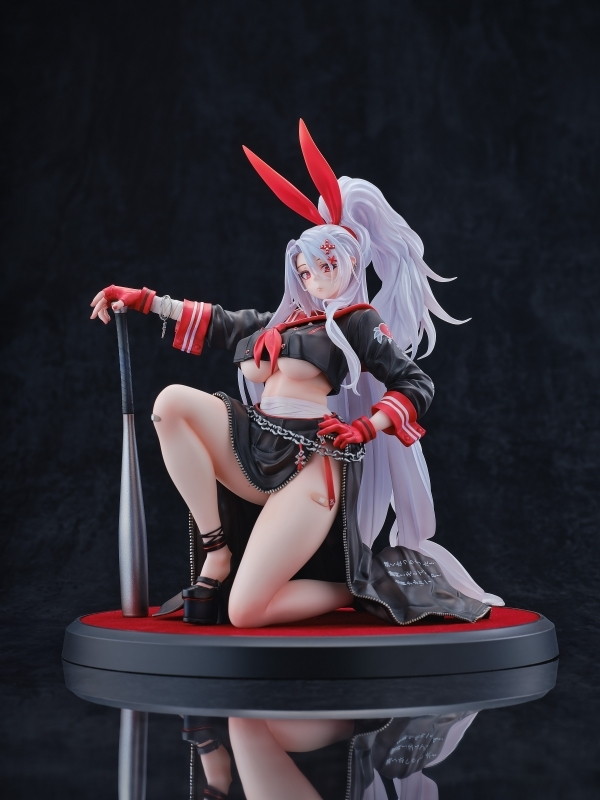 アズールレーン「プリンツ・ハインリヒ 裏の裏番長？」のフィギュア画像