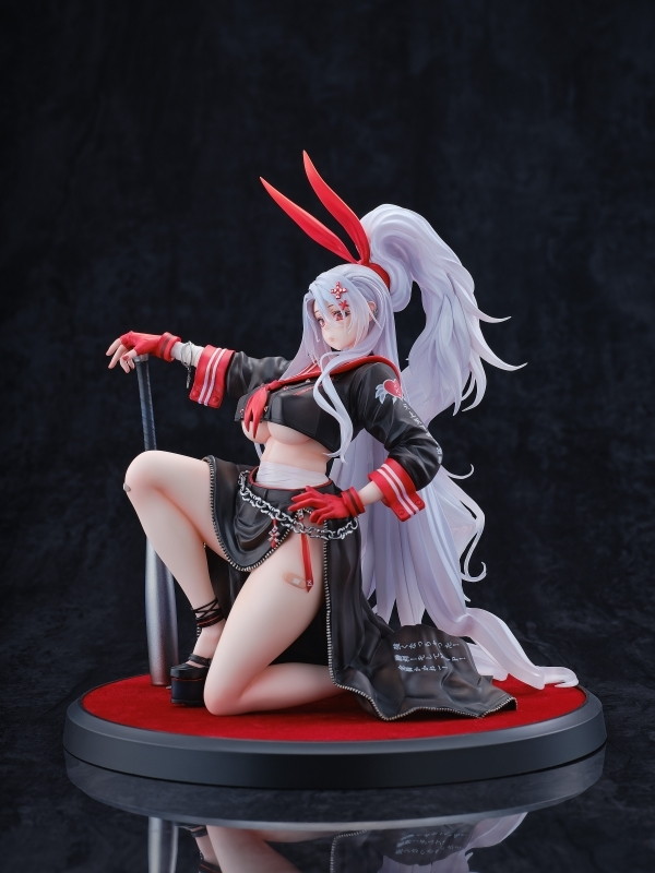 アズールレーン「プリンツ・ハインリヒ 裏の裏番長？」のフィギュア画像