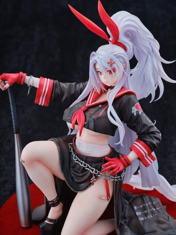 アズールレーン「プリンツ・ハインリヒ 裏の裏番長？」のフィギュア画像