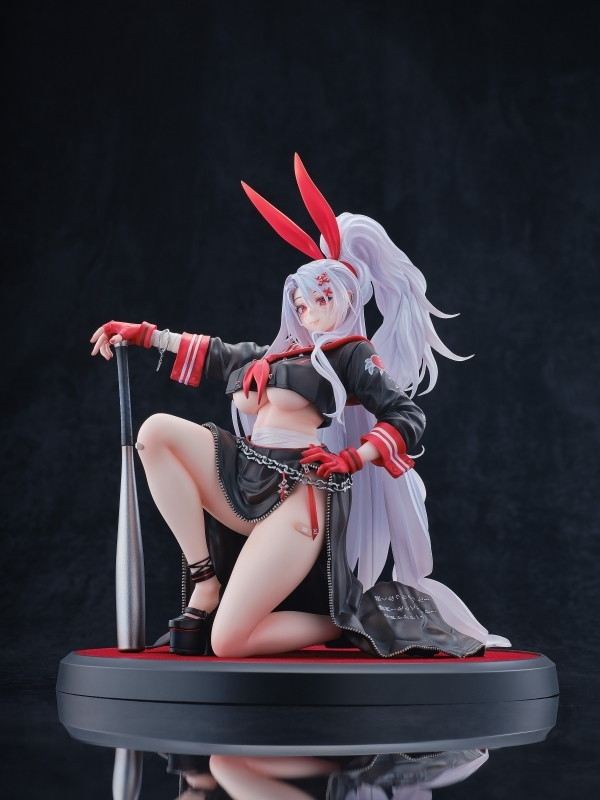 アズールレーン「プリンツ・ハインリヒ 裏の裏番長？」のフィギュア画像