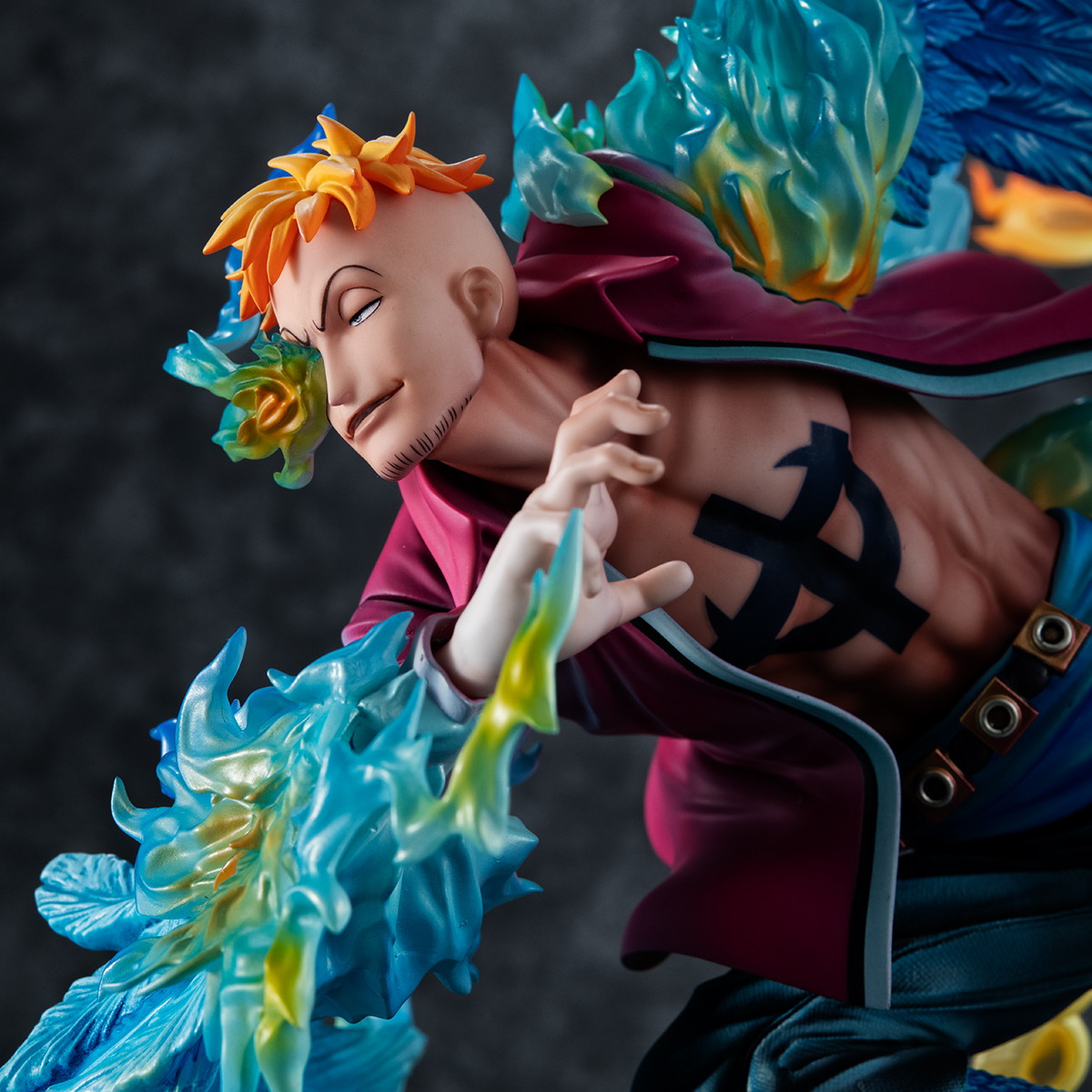 ONE PIECE「Portrait.Of.Pirates ワンピース “MAS-MAXIMUM” 白ひげ海賊団 1番隊隊長 “不死鳥マルコ”」のフィギュア画像