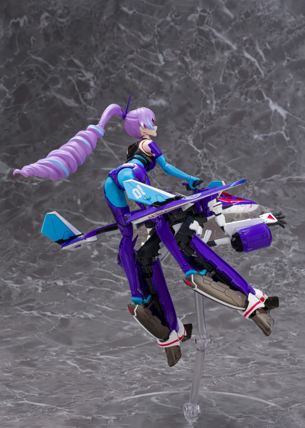 「V.F.G. No.MC-17 マクロスΔ VF-31J ジークフリード 美雲・ギンヌメール」のフィギュア画像