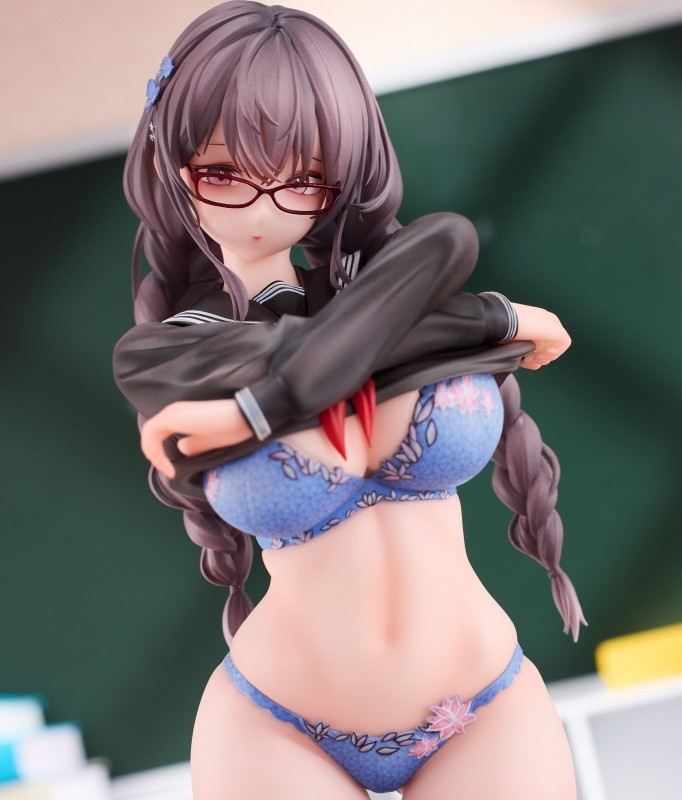 「体育授業を受けたくないギャップ眼鏡娘」のフィギュア画像