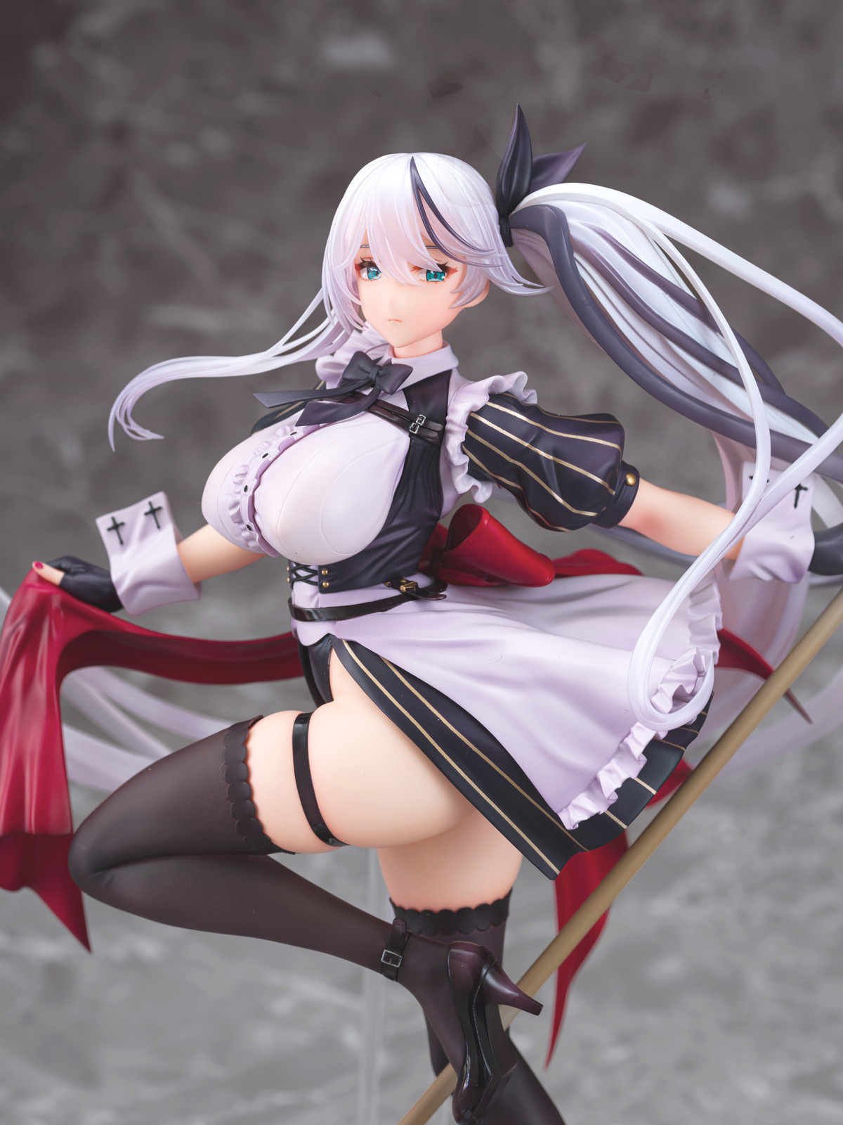 アズールレーン「テューリンゲン 月下の大掃除」のフィギュア画像