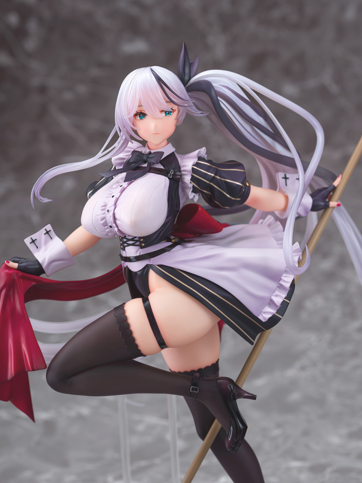 アズールレーン「テューリンゲン 月下の大掃除」のフィギュア画像