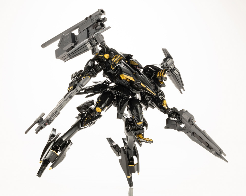 ARMORED CORE「DECOCTION MODELS レイレナード 03-AALIYAH Mirror Finish Ver.」のフィギュア画像