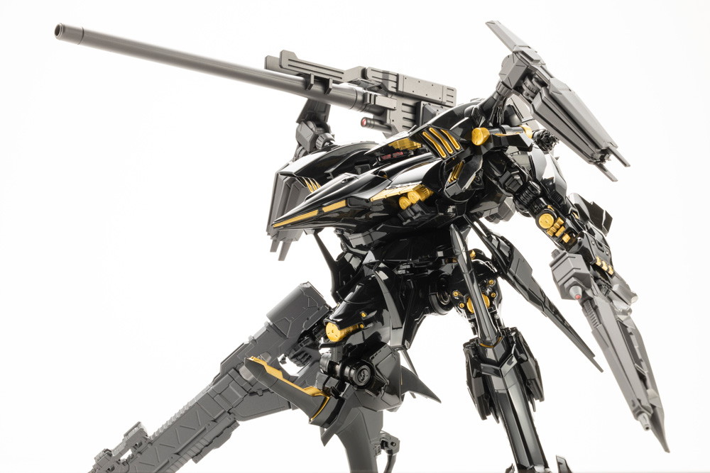 ARMORED CORE「DECOCTION MODELS レイレナード 03-AALIYAH Mirror Finish Ver.」のフィギュア画像