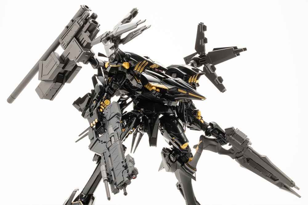 ARMORED CORE「DECOCTION MODELS レイレナード 03-AALIYAH Mirror Finish Ver.」のフィギュア画像