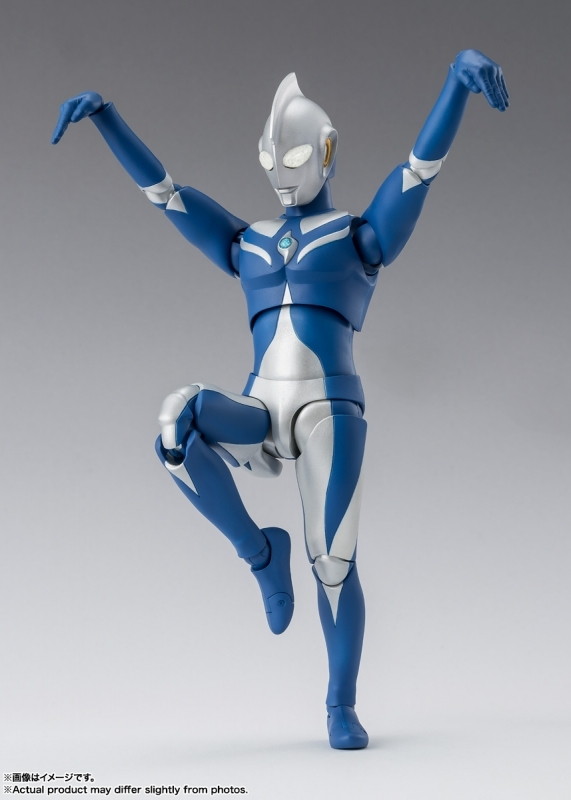 ウルトラマンコスモス「S.H.Figuarts ウルトラマンコスモス ルナモード」のフィギュア画像