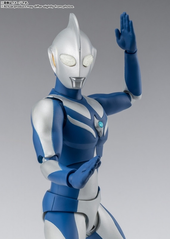 ウルトラマンコスモス「S.H.Figuarts ウルトラマンコスモス ルナモード」のフィギュア画像