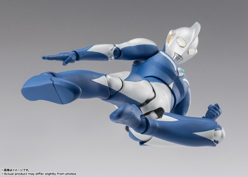 ウルトラマンコスモス「S.H.Figuarts ウルトラマンコスモス ルナモード」のフィギュア画像