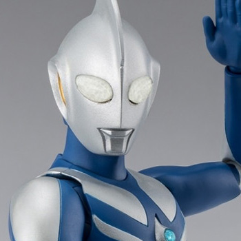 ウルトラマンコスモス「S.H.Figuarts ウルトラマンコスモス ルナモード」のフィギュア