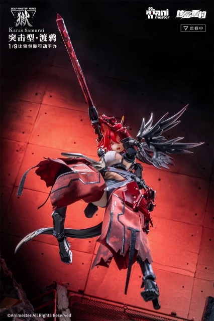 ニュークリアゴールドリコンストラクション「WOLF-MASTIFF FORCE(ウルフマスティフフォース) 鴉侍」のフィギュア画像