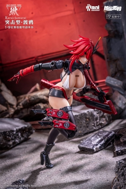 ニュークリアゴールドリコンストラクション「WOLF-MASTIFF FORCE(ウルフマスティフフォース) 鴉侍」のフィギュア画像