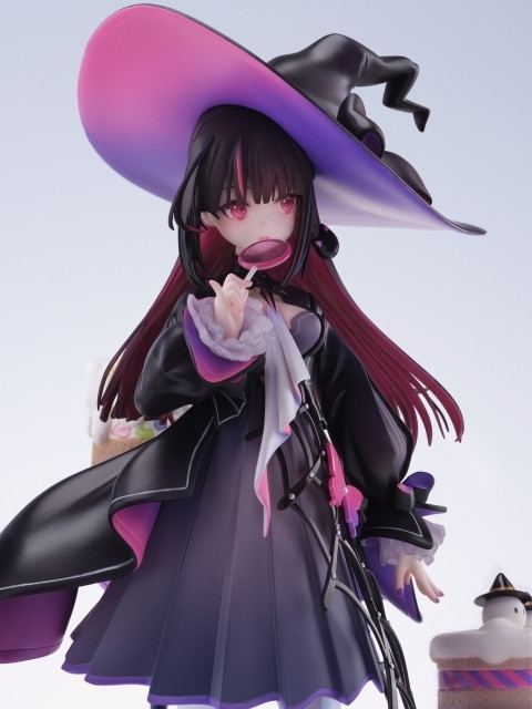 「ハロウィンの魔女」のフィギュア画像