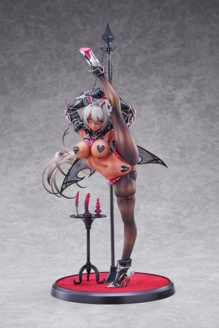 「囚われの騎士 ゼフィリア 褐色Ver.」のフィギュア画像