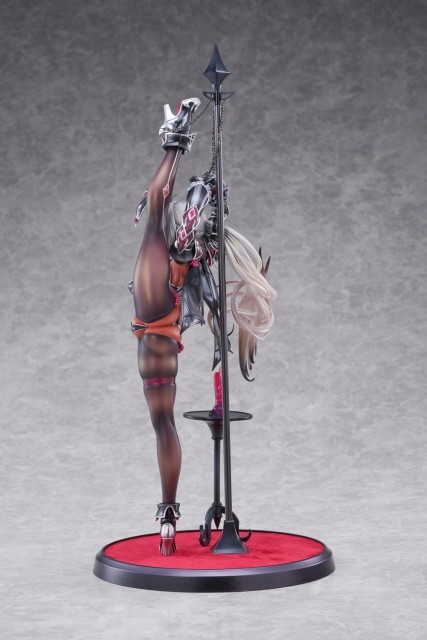 「囚われの騎士 ゼフィリア 褐色Ver.」のフィギュア画像