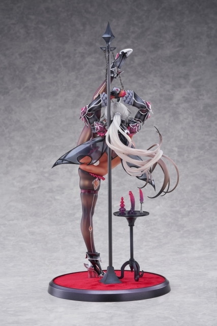 「囚われの騎士 ゼフィリア 褐色Ver.」のフィギュア画像